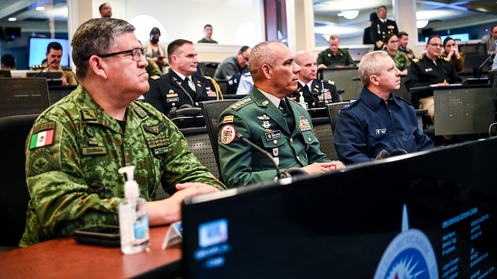 General Eduardo Enrique Zapateiro Altamiranda visits the IADC, Speaks to Students