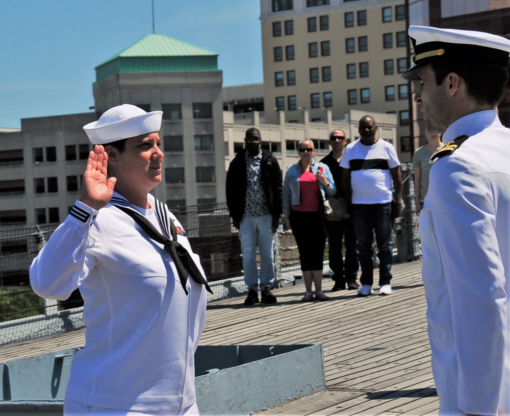 Naval Museum hosts a reenlistment ceremony