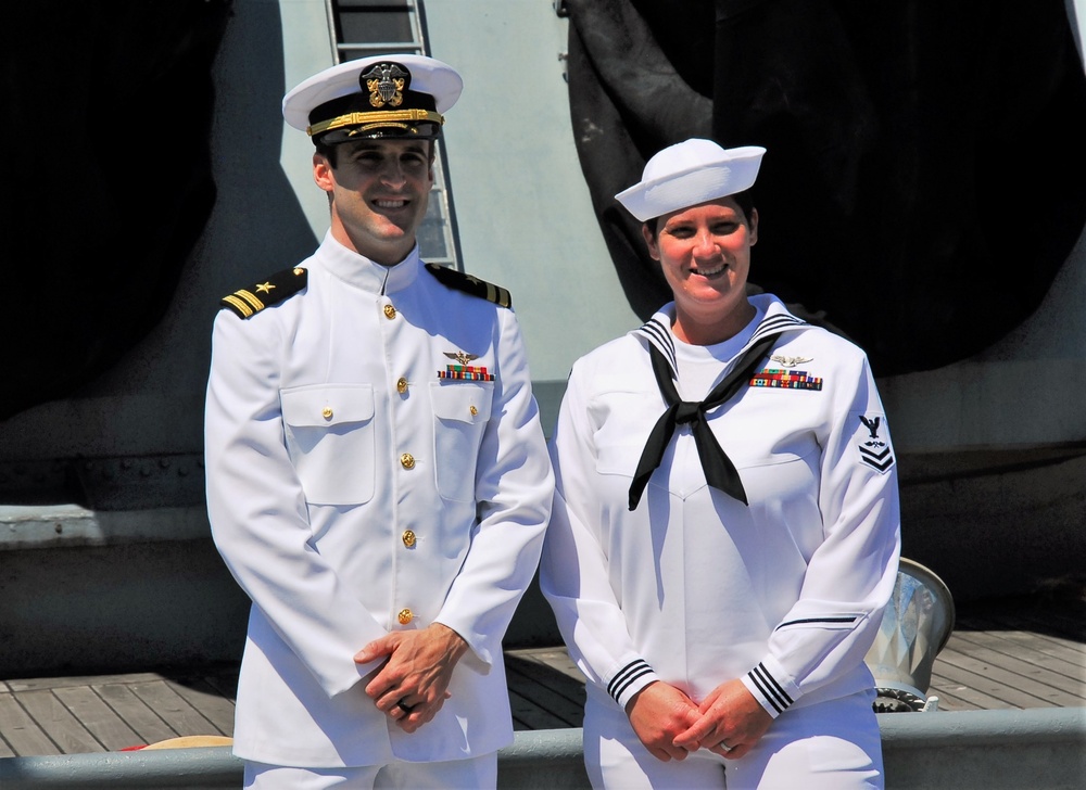 Naval Museum hosts a reenlistment ceremony