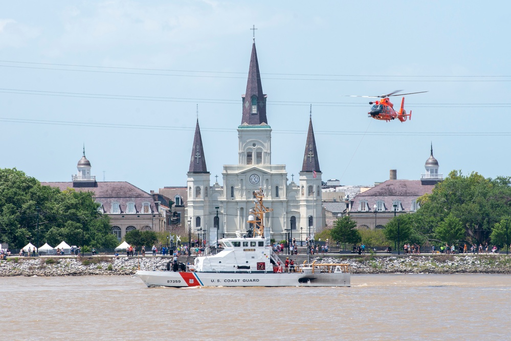 NOLA Navy Week - Coast Guard hoist demonstration