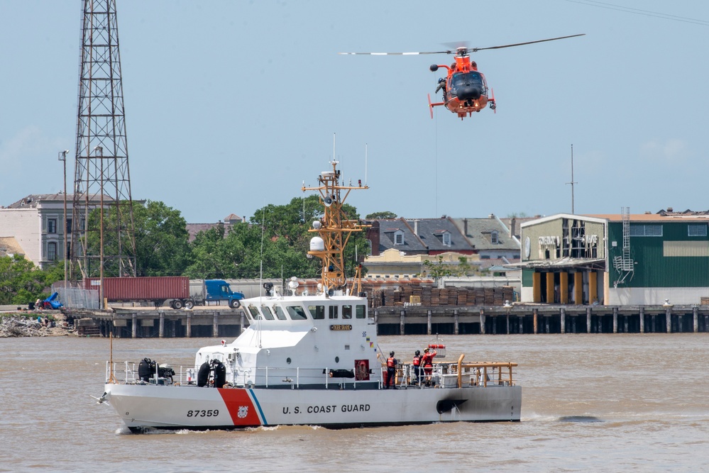 NOLA Navy Week - Coast Guard hoist demonstration