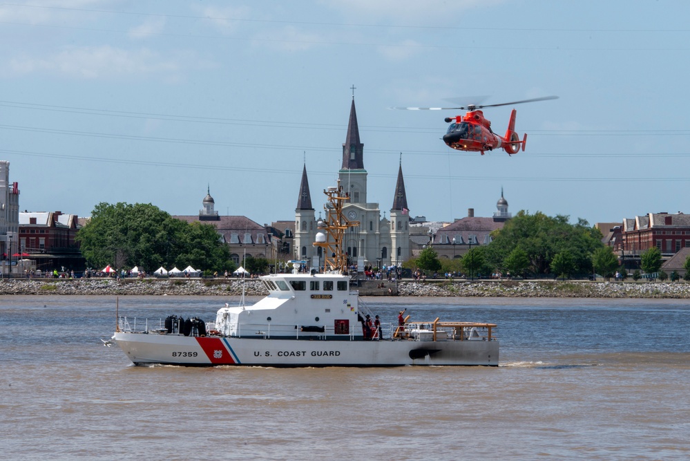 NOLA Navy Week - Coast Guard hoist demonstration