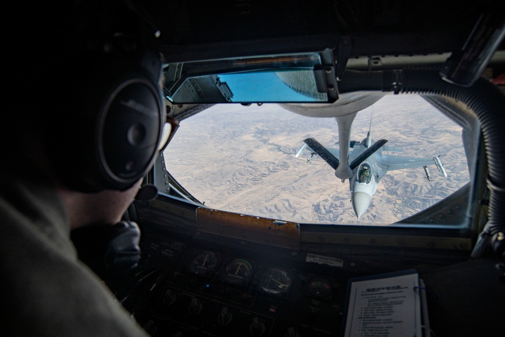 Fairchild KC-135s support Holloman F-16s