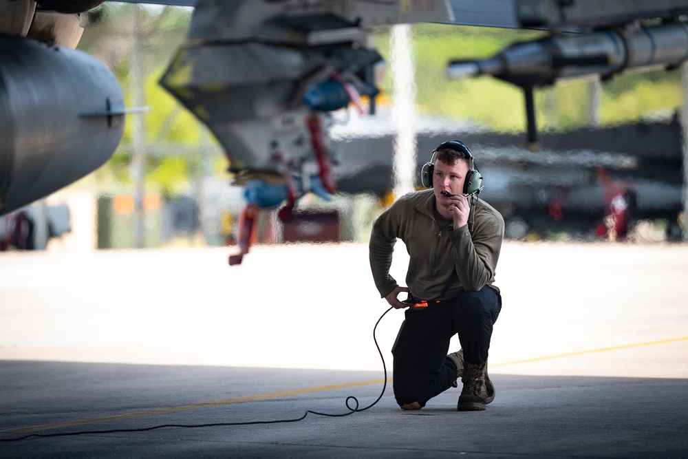 79th FGS maintainers at work