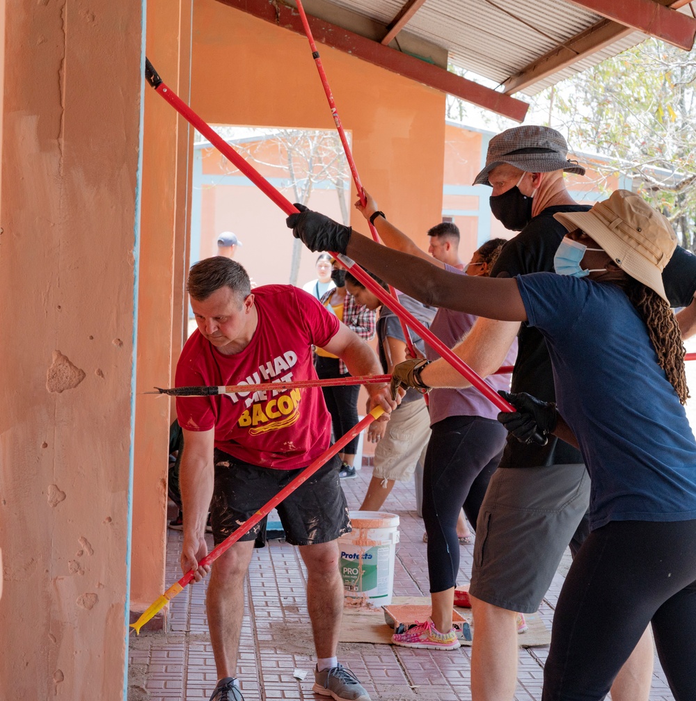JTF-Bravo volunteers paint El Coquito school