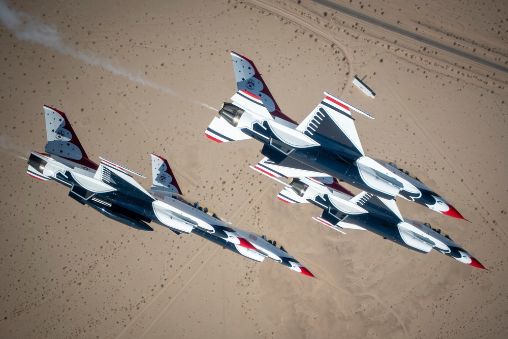 Thunderbirds train over El Centro