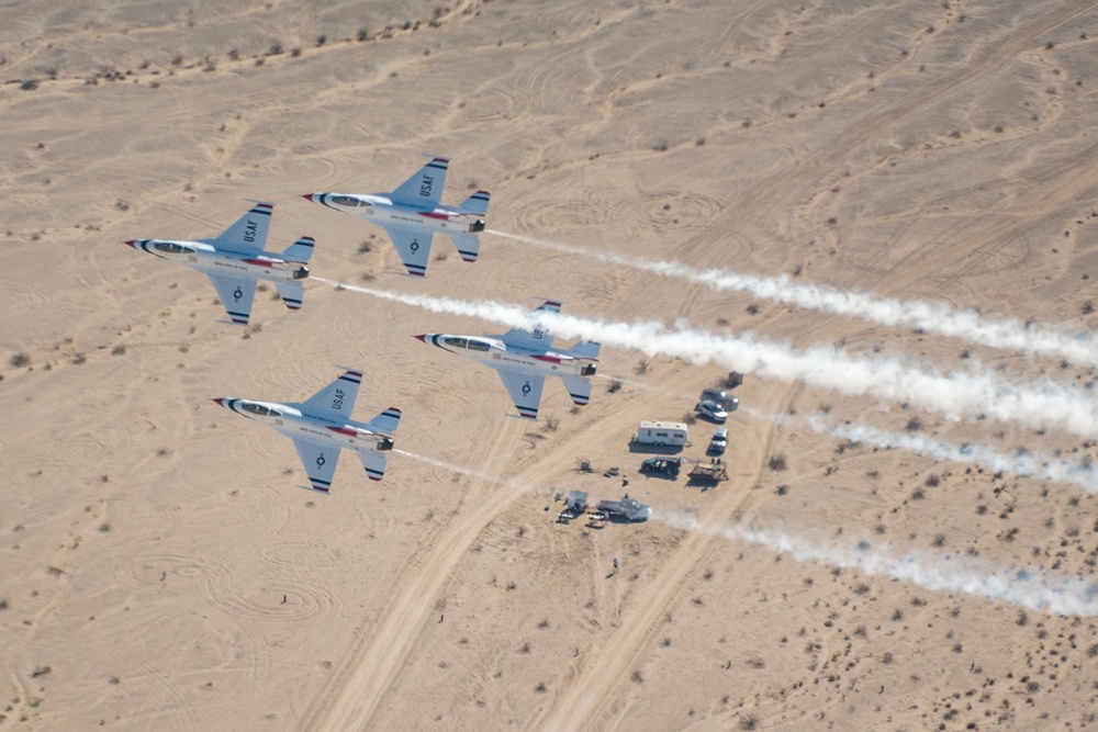 Thunderbirds train over El Centro