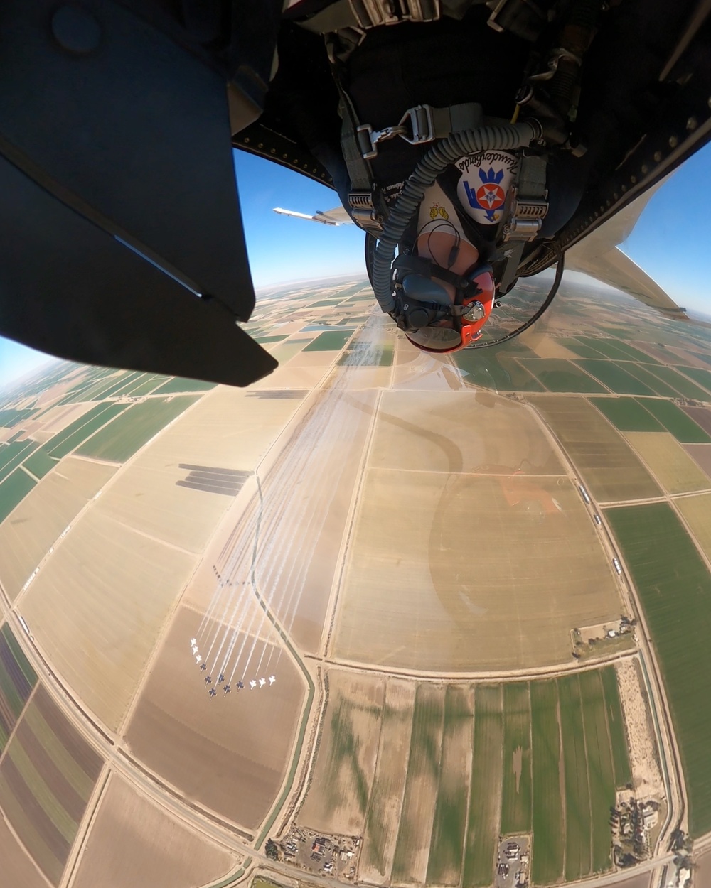 Thunderbirds train over El Centro