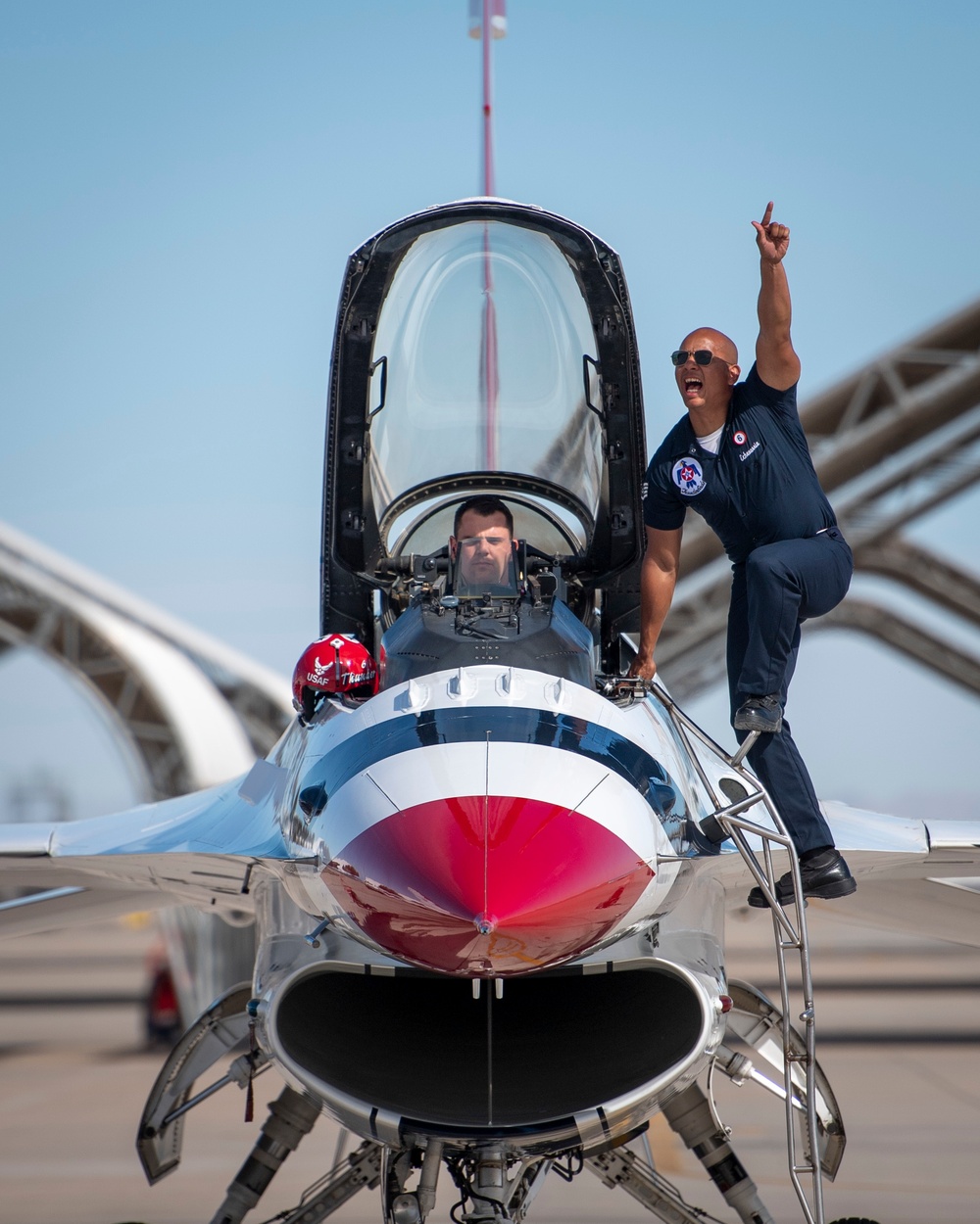 Thunderbirds train over El Centro