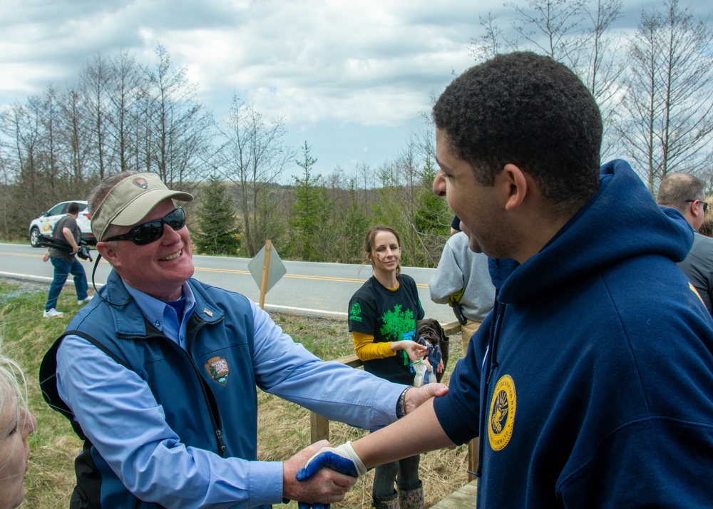 NTAG Pittsburgh Sailors Plant Trees at Flight 93 National Memorial