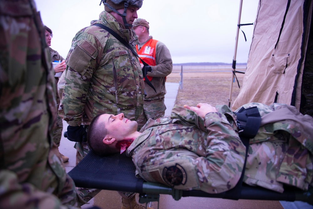 934th Airlift Wing moulage at exercise Viking Shield