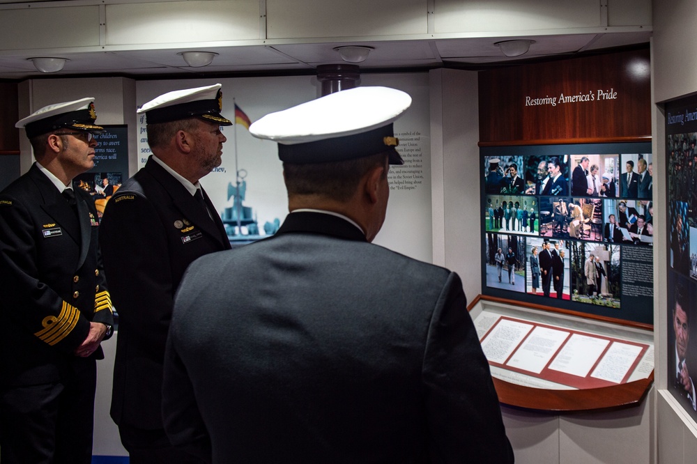 Commodore Michael Harris Visits USS Ronald Reagan (CVN 76)