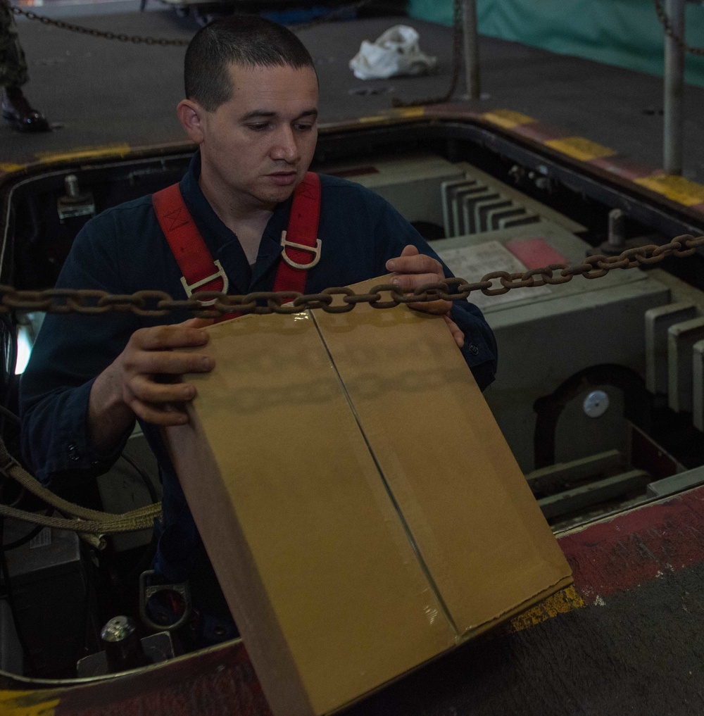 USS Ronald Reagan (CVN 76) Food Resupply