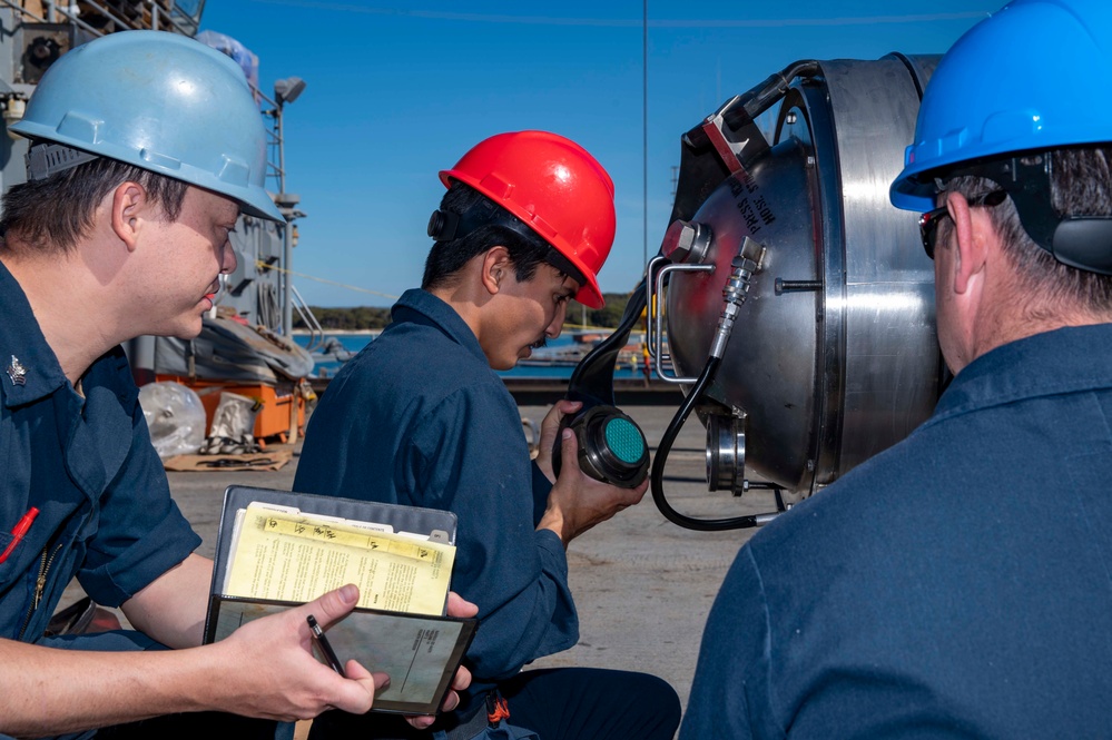 Frank Cable Participates in Expeditionary Rearming Exercise with USS Springfield