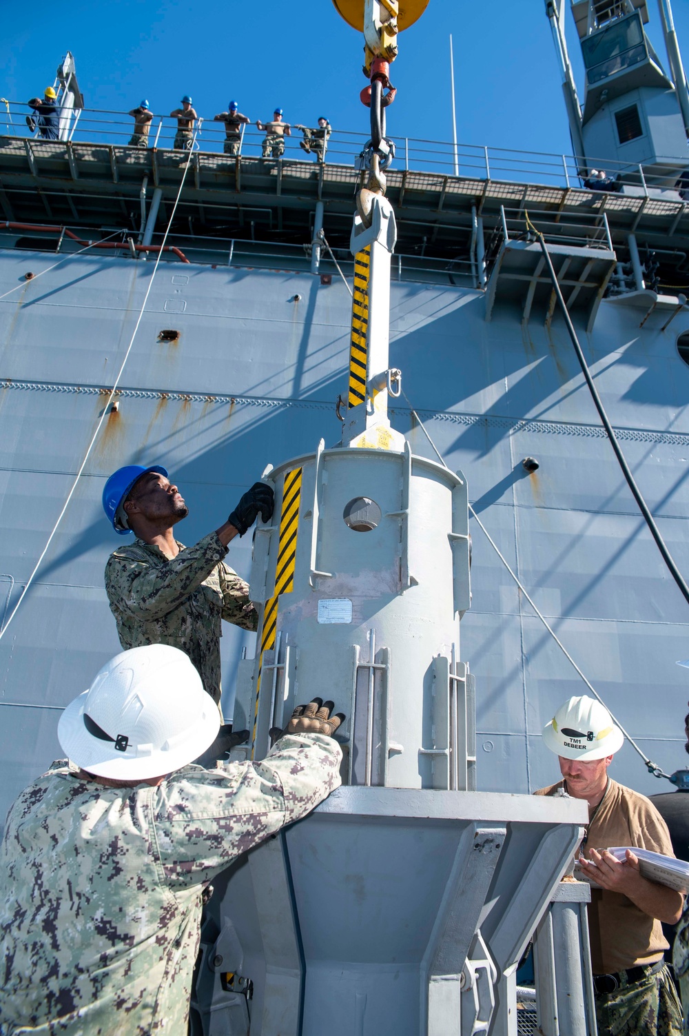 Frank Cable Participates in Expeditionary Rearming Exercise with USS Springfield