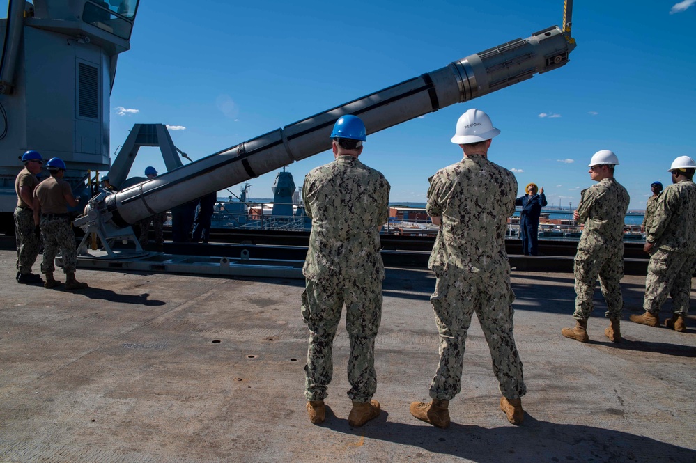 Frank Cable Participates in Expeditionary Rearming Exercise with USS Springfield