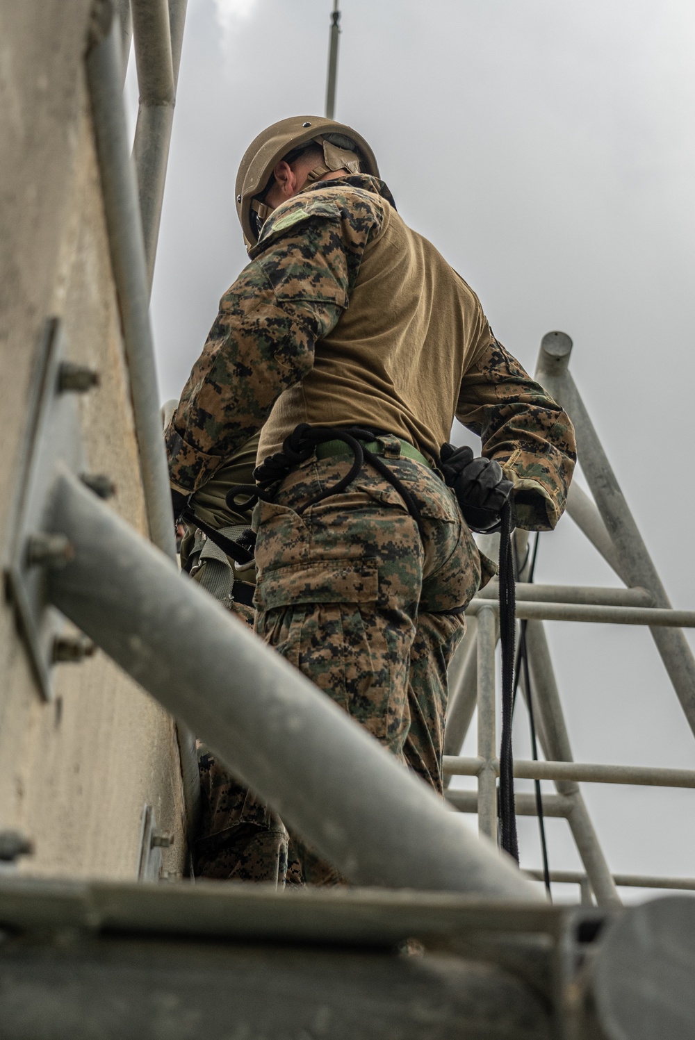 EOD Conducts Rappel Tower Training