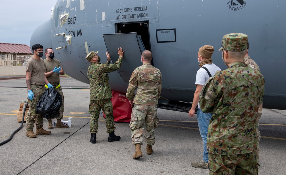 JGSDF personnel conduct joint CBRN study with Yokota Airmen