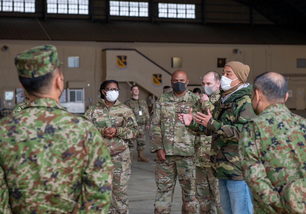 JGSDF personnel conduct joint CBRN study with Yokota Airmen