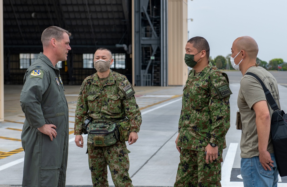 JGSDF personnel conduct joint CBRN study with Yokota Airmen