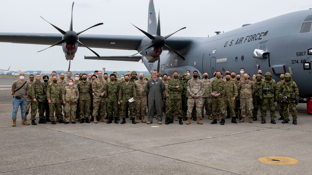 JGSDF personnel conduct joint CBRN study with Yokota Airmen