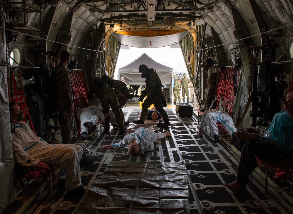 JGSDF personnel conduct joint CBRN study with Yokota Airmen