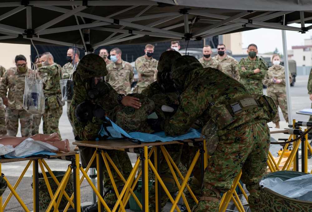 JGSDF personnel conduct joint CBRN study with Yokota Airmen