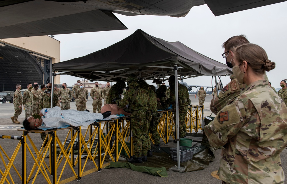 JGSDF personnel conduct joint CBRN study with Yokota Airmen