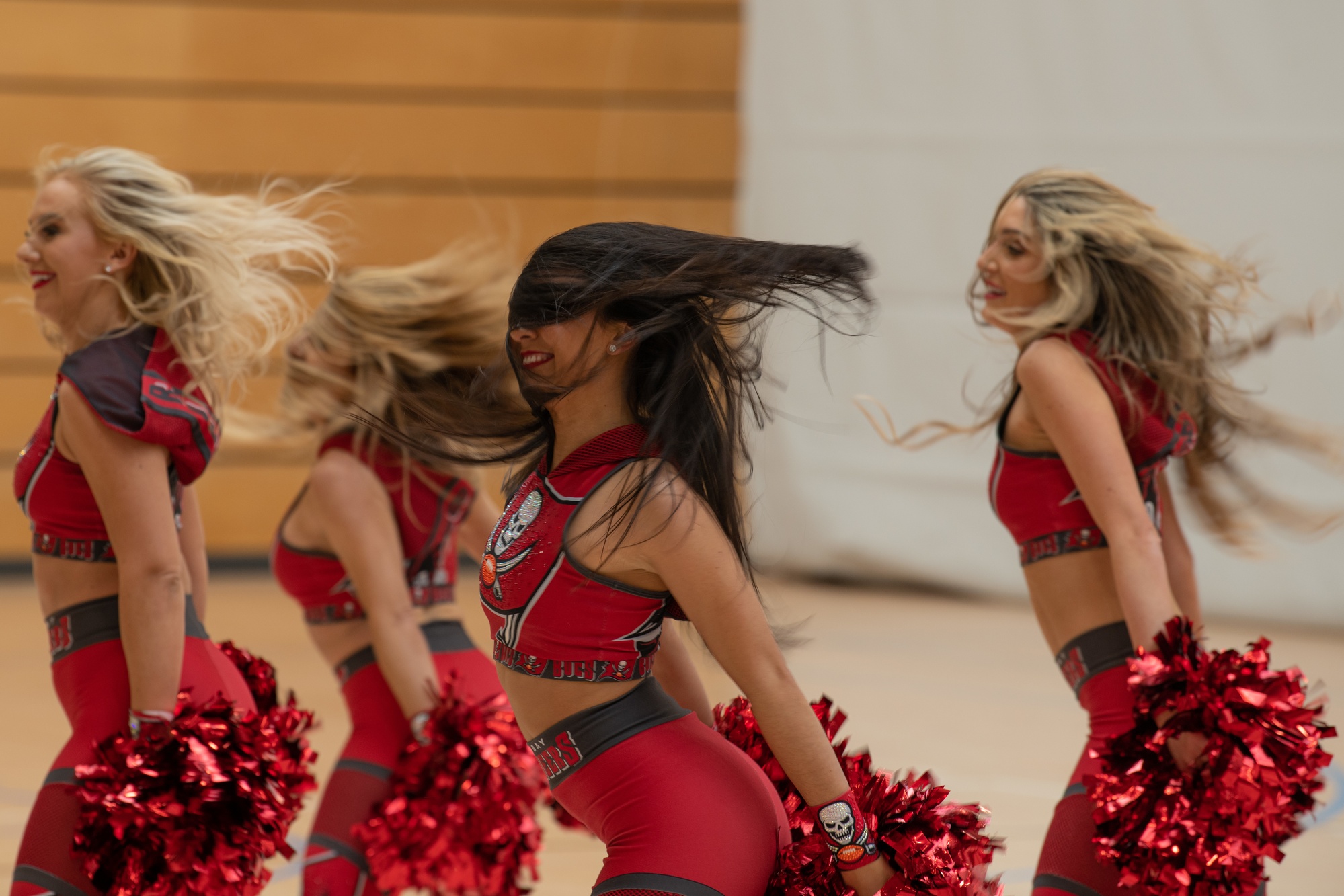 Download Tampa Bay Buccaneers Cheerleader Wallpaper