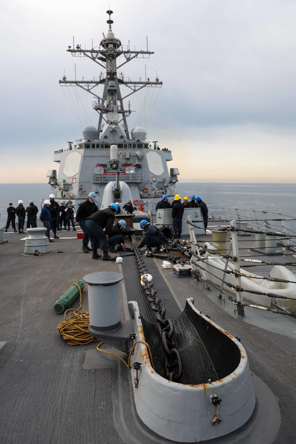 USS Ross anchors in Piraeus, Greece