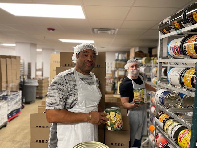 DLA Aviation Logistics Operations Center employees give back to the local community through volunteerism