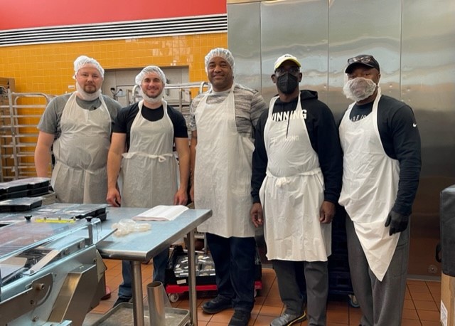 DLA Aviation Logistics Operations Center employees give back to the local community through volunteerism