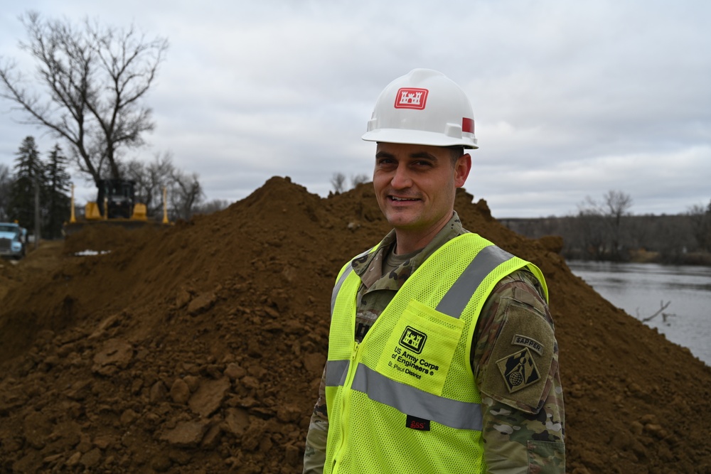 Corps of Engineers builds temporary levees in Valley City, North Dakota