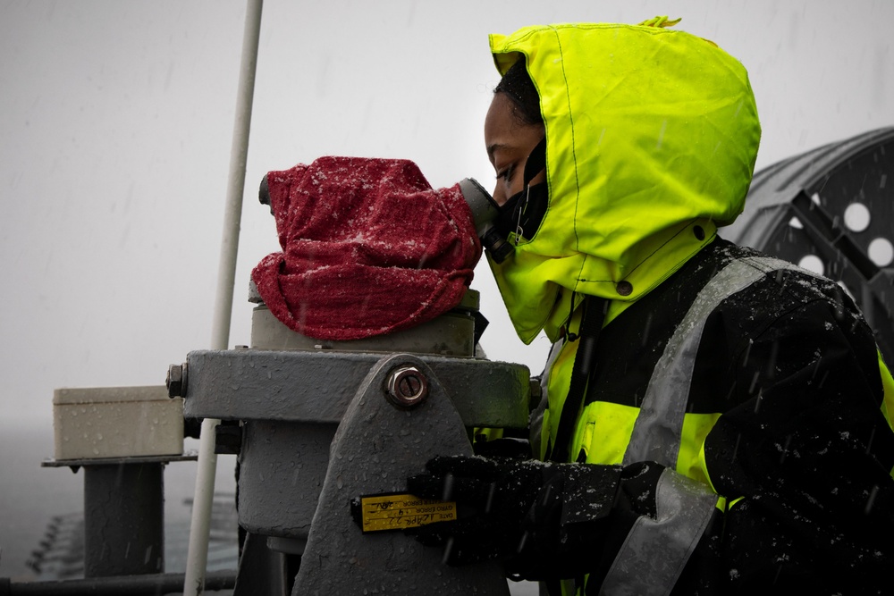 Kearsarge Conducts Operations in the Atlantic Ocean.