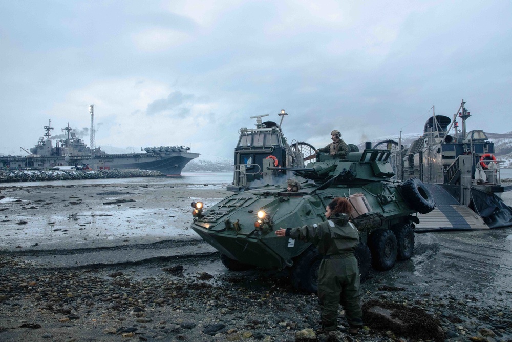 Kearsarge Conducts Operations in the Atlantic Ocean.