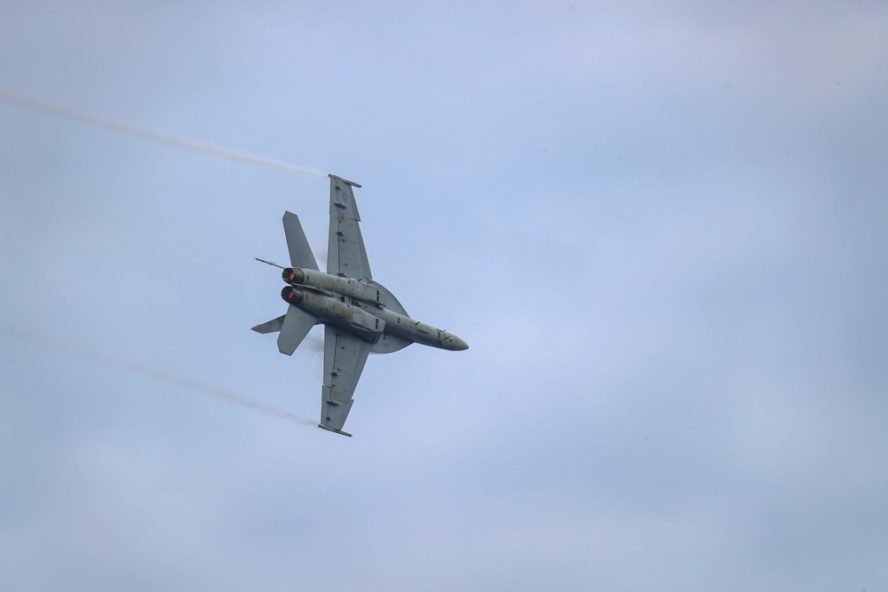 Abraham Lincoln conducts a Super Hornet demonstration