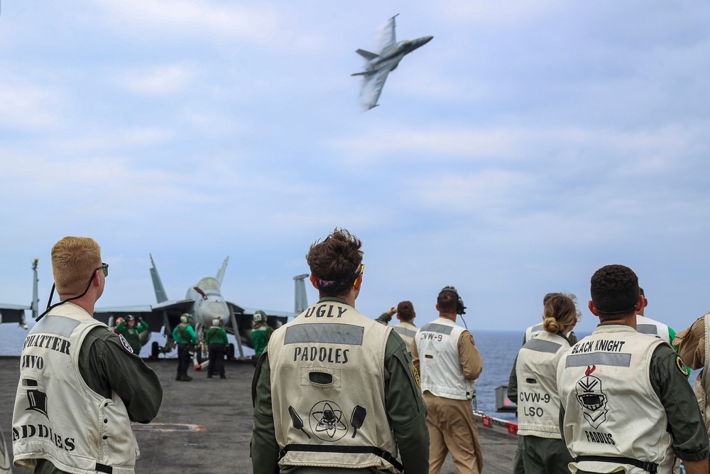 Abraham Lincoln conducts a Super Hornet demonstration