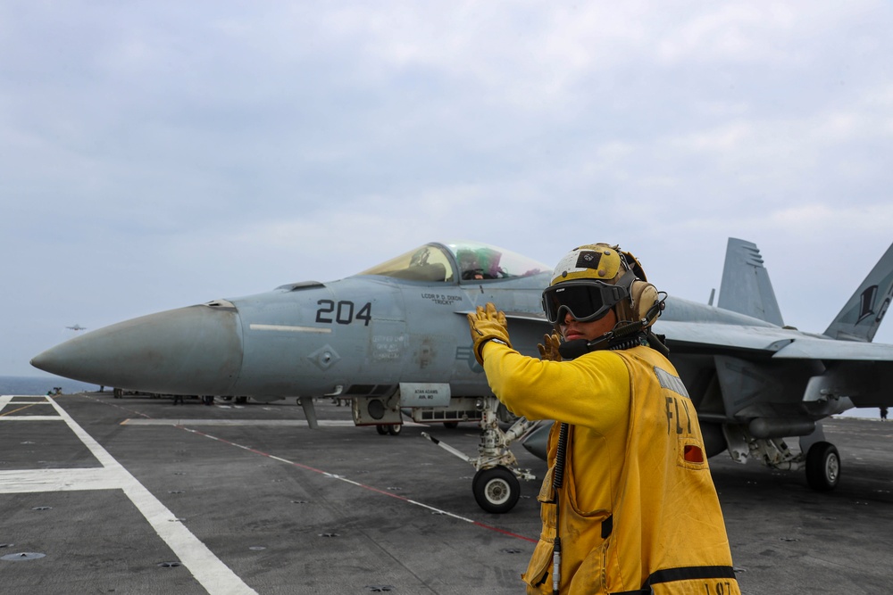 Abraham Lincoln conducts a Super Hornet demonstration