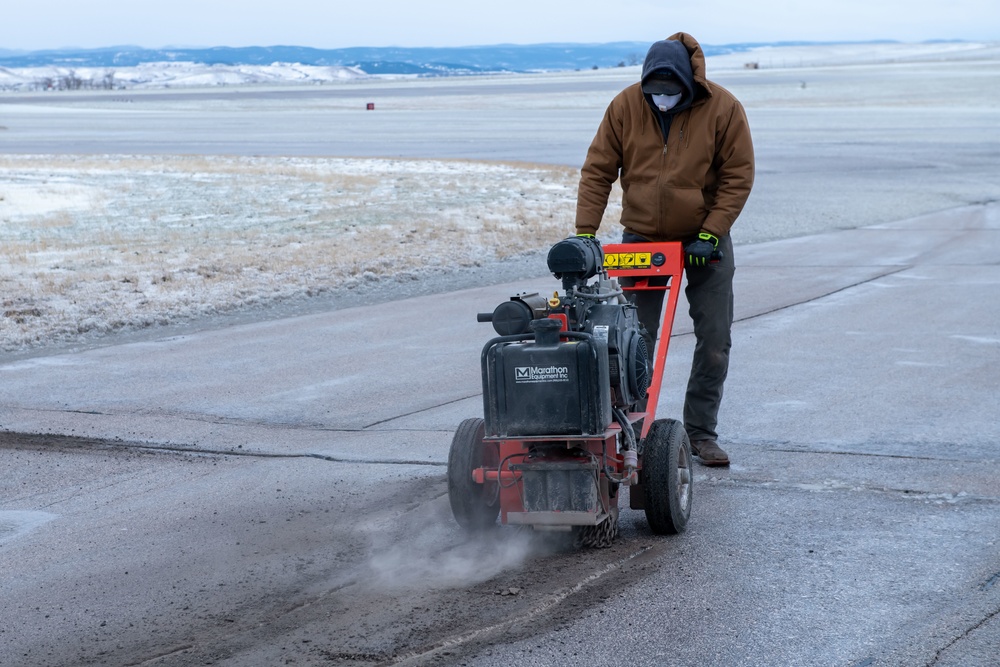 Dirt Boyz Remove Rubber from Runway