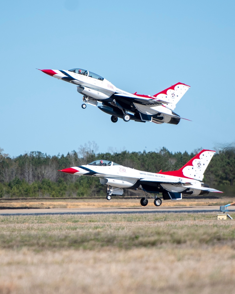 Thunderbirds soar over Columbus