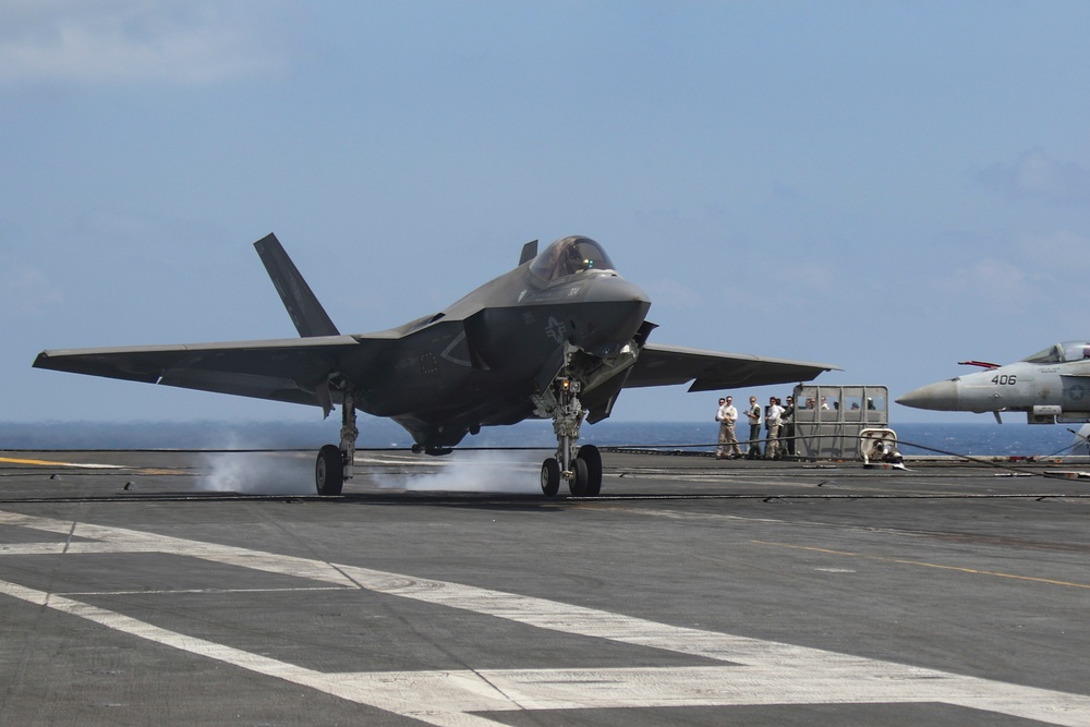 Abraham Lincoln conducts flight operations