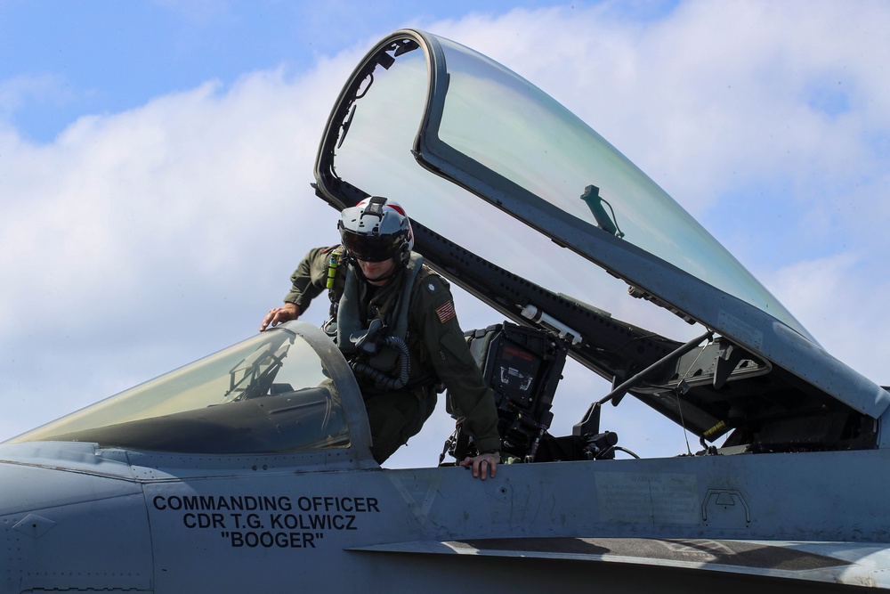 DVIDS - Images - Abraham Lincoln holds an in-flight change of command ...