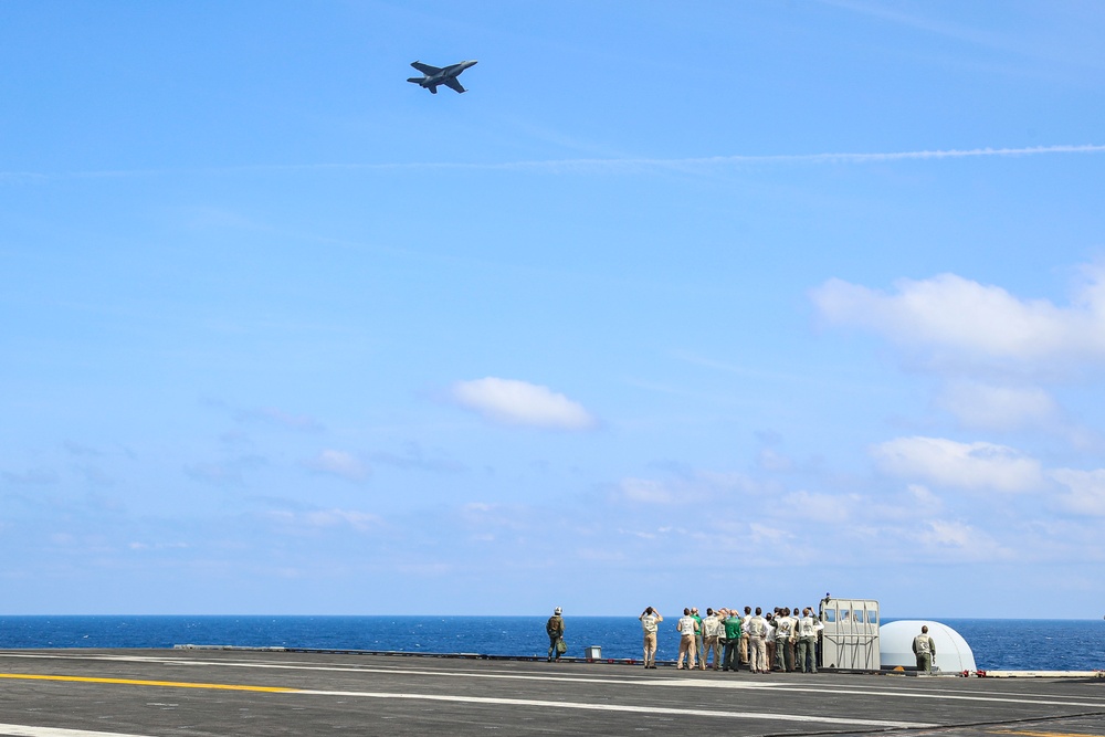 Abraham Lincoln conducts a Super Hornet demonstration