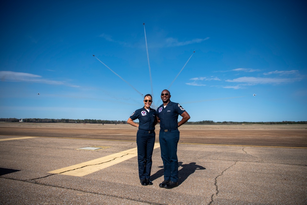 Thunderbirds soar over Columbus