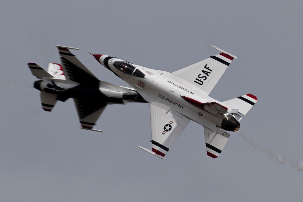 Thunderbirds shine at Shaw Air and Space Expo
