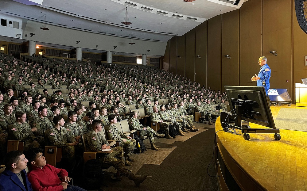 Astronaut, USMA grad Kimbrough shares space experiences with cadets