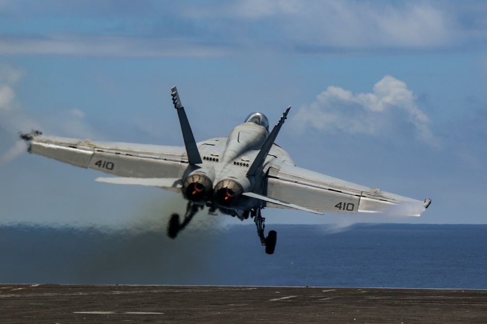 Abraham Lincoln conducts flight operations