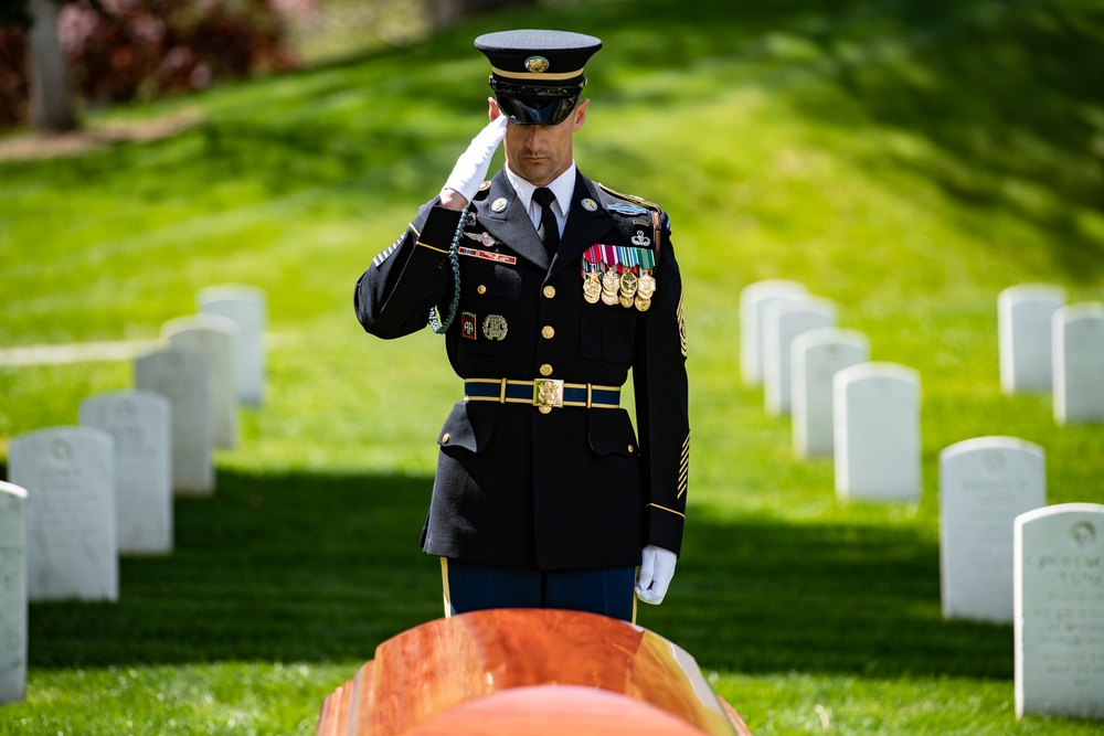 Forbyde Med vilje fungere DVIDS - Images - Military Funeral Honors with Funeral Escort are Conducted  for U.S. Army Sgt. Elwood M. Truslow in Section 33 [Image 1 of 19]