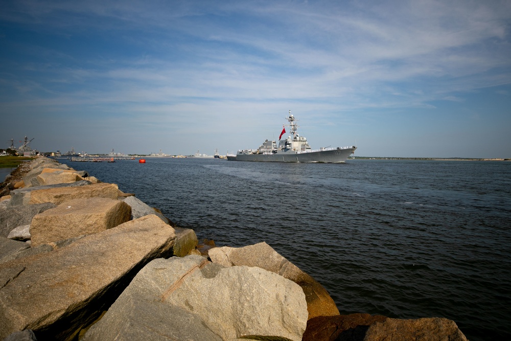USS Paul Ignatius Departs NS Mayport for Homeport Shift