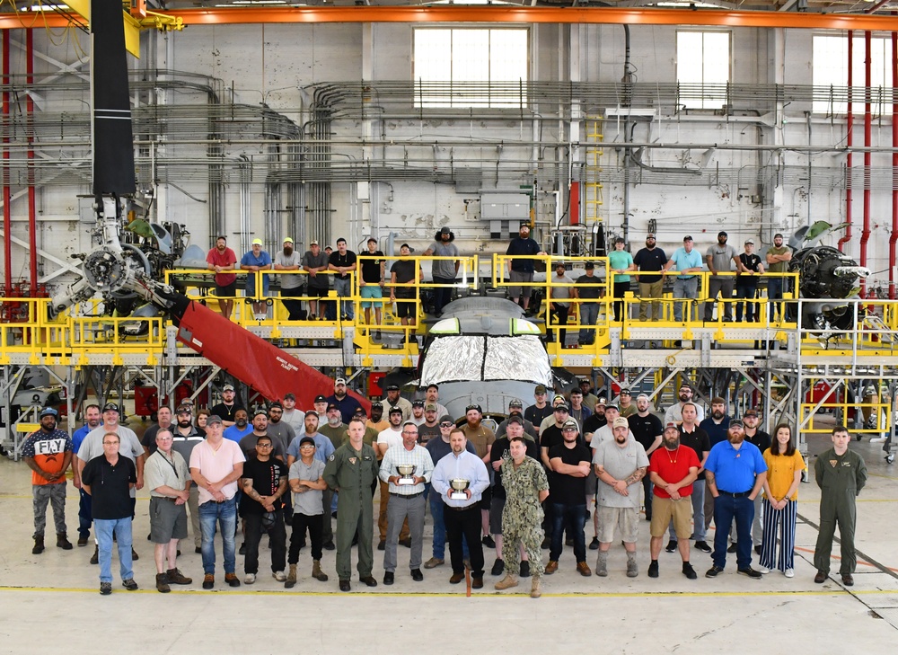 FRCE V-22 team, lead earn dual recognition in NAVAIR awards